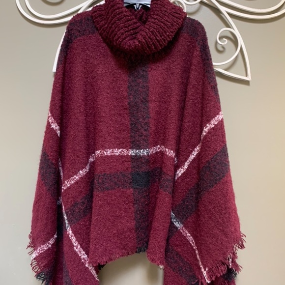 GORGEOUS PONCHO - Picture 5 of 5